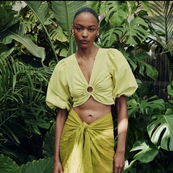 New ZARA Crop Top With Ring - Picture 1 of 9